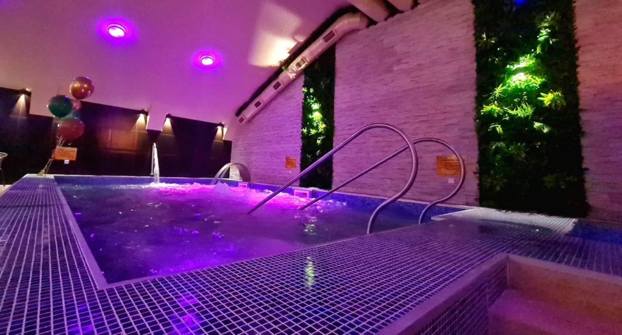 Oazis Wellness Panzio Hotel Szigetszentmiklós Buitenkant foto