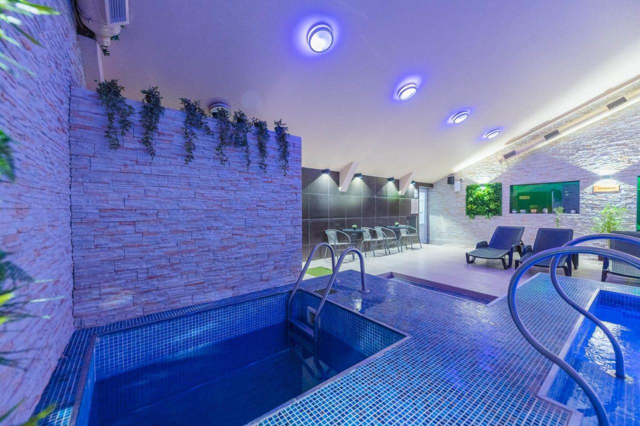 Oazis Wellness Panzio Hotel Szigetszentmiklós Buitenkant foto